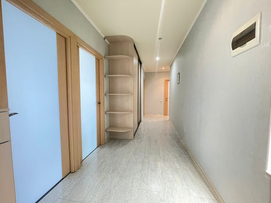 Продам трехкомнатную (3-комн.) квартиру, Кореновская ул, 15/1, Краснодар г