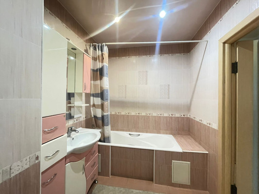 Продам трехкомнатную (3-комн.) квартиру, Кореновская ул, 15/1, Краснодар г