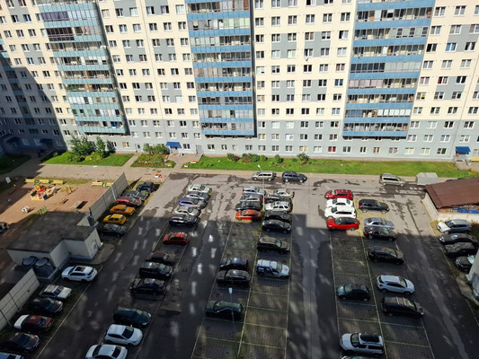 Продам трехкомнатную (3-комн.) квартиру, Маршала Казакова ул, 68к1, Санкт-Петербург г
