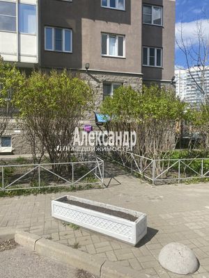 Сдам торговое помещение 7 м2, Оптиков ул, 50к2, Санкт-Петербург г