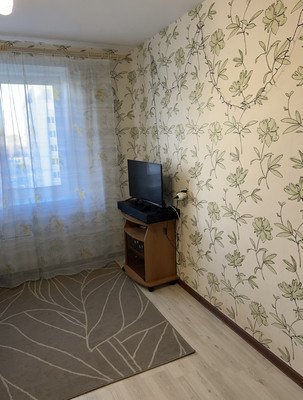 Продам комнату в 3-комн. квартире, Октябрьская ул, 81, Колпино г