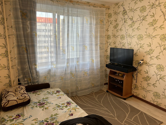Продам комнату в 3-комн. квартире, Октябрьская ул, 81, Колпино г
