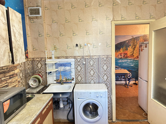 Продам комнату в 3-комн. квартире, Октябрьская ул, 81, Колпино г