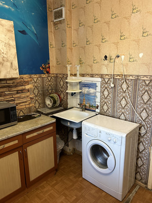 Продам комнату в 3-комн. квартире, Октябрьская ул, 81, Колпино г