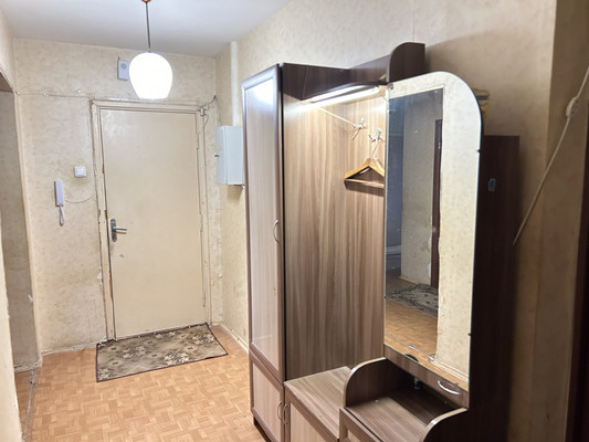Продам комнату в 3-комн. квартире, Октябрьская ул, 81, Колпино г