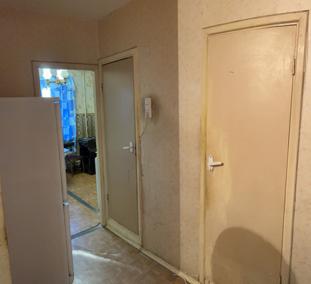 Продам комнату в 3-комн. квартире, Октябрьская ул, 81, Колпино г