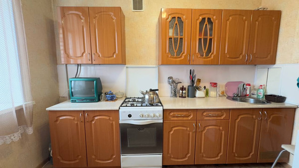 Продам трехкомнатную (3-комн.) квартиру, 35-й мкр, 29, Октябрьский г