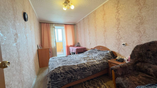 Продам трехкомнатную (3-комн.) квартиру, 35-й мкр, 29, Октябрьский г