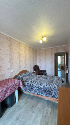 Продам трехкомнатную (3-комн.) квартиру, 35-й мкр, 29, Октябрьский г