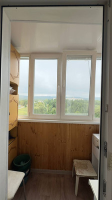 Продам трехкомнатную (3-комн.) квартиру, 35-й мкр, 29, Октябрьский г