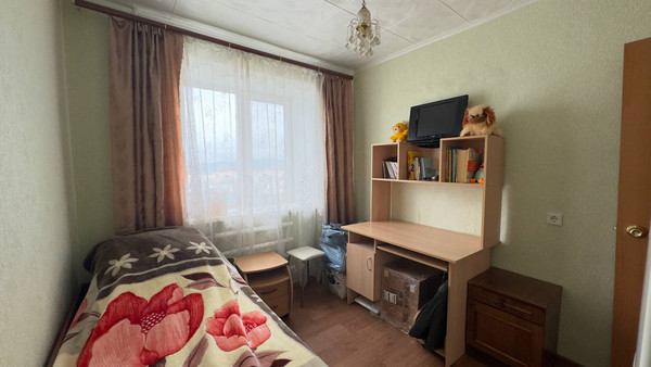 Продам трехкомнатную (3-комн.) квартиру, 35-й мкр, 29, Октябрьский г