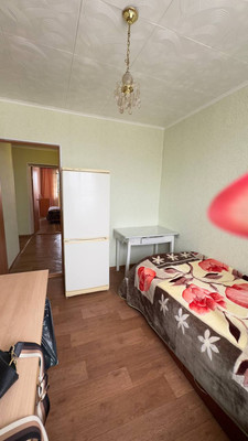 Продам трехкомнатную (3-комн.) квартиру, 35-й мкр, 29, Октябрьский г