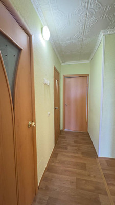 Продам трехкомнатную (3-комн.) квартиру, 35-й мкр, 29, Октябрьский г