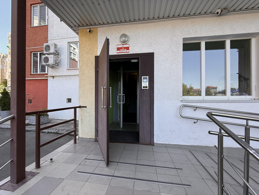 Продам двухкомнатную (2-комн.) квартиру, Севастопольская ул, 43Е, Симферополь г