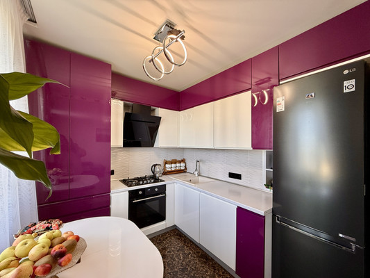 Продам трехкомнатную (3-комн.) квартиру, Пригородная ул, 35, Перово с