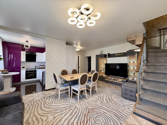 Продам трехкомнатную (3-комн.) квартиру, Пригородная ул, 35, Перово с