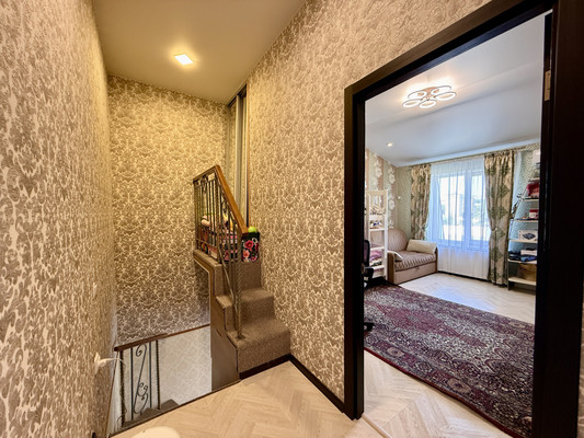 Продам трехкомнатную (3-комн.) квартиру, Пригородная ул, 35, Перово с