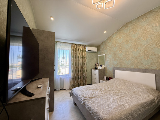 Продам трехкомнатную (3-комн.) квартиру, Пригородная ул, 35, Перово с