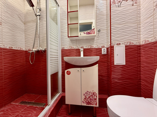 Продам трехкомнатную (3-комн.) квартиру, Пригородная ул, 35, Перово с