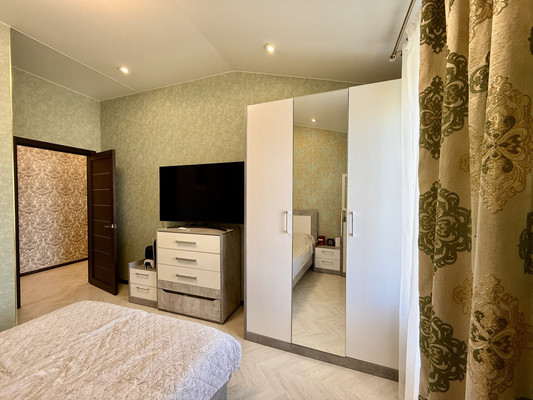 Продам трехкомнатную (3-комн.) квартиру, Пригородная ул, 35, Перово с