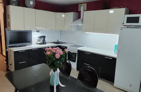 Продам трехкомнатную (3-комн.) квартиру, 65-летия Победы ул, 9, Пенза г