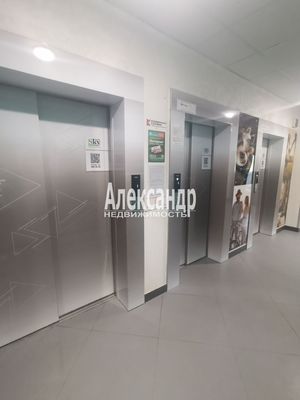 Продам однокомнатную (1-комн.) квартиру, Воронцовский б-р, 21к3, Мурино п