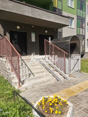 Продам однокомнатную (1-комн.) квартиру, Воронцовский б-р, 21к3, Мурино п
