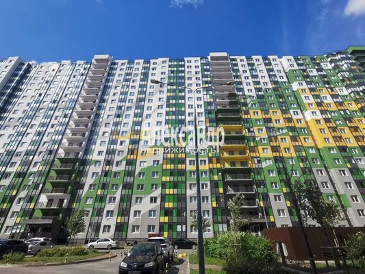 Продам однокомнатную (1-комн.) квартиру, Воронцовский б-р, 21к3, Мурино п