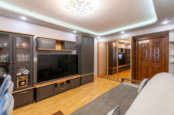Продам трехкомнатную (3-комн.) квартиру, Звенигородское ш, 3А, Москва г