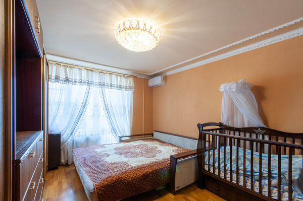 Продам трехкомнатную (3-комн.) квартиру, Звенигородское ш, 3А, Москва г