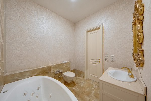 Продам трехкомнатную (3-комн.) квартиру, Академика Туполева наб, 15, Москва г