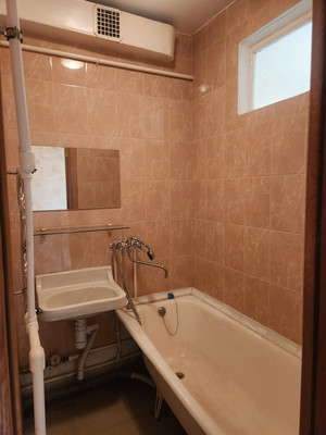 Продам двухкомнатную (2-комн.) квартиру, Комсомольская ул, 7к1, Монино рп