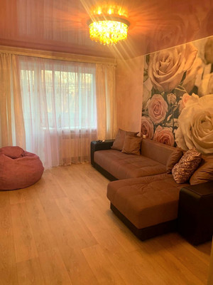 Продам трехкомнатную (3-комн.) квартиру, Октябрьская ул, 59к1, Рязань г