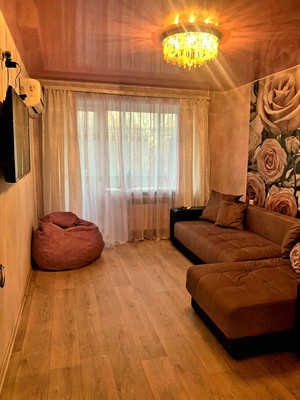 Продам трехкомнатную (3-комн.) квартиру, Октябрьская ул, 59к1, Рязань г