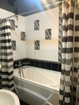 Продам трехкомнатную (3-комн.) квартиру, Октябрьская ул, 59к1, Рязань г