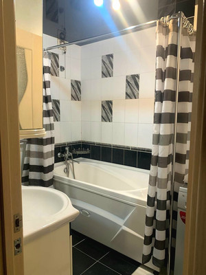 Продам трехкомнатную (3-комн.) квартиру, Октябрьская ул, 59к1, Рязань г