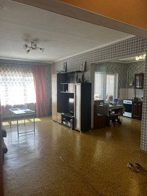 Продам трехкомнатную (3-комн.) квартиру, Киевская ул, 179б, Симферополь г