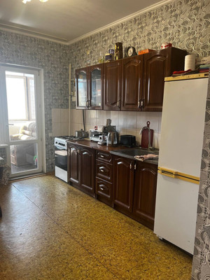 Продам трехкомнатную (3-комн.) квартиру, Киевская ул, 179б, Симферополь г