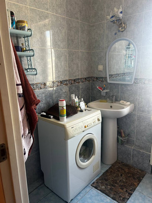 Продам трехкомнатную (3-комн.) квартиру, Киевская ул, 179б, Симферополь г