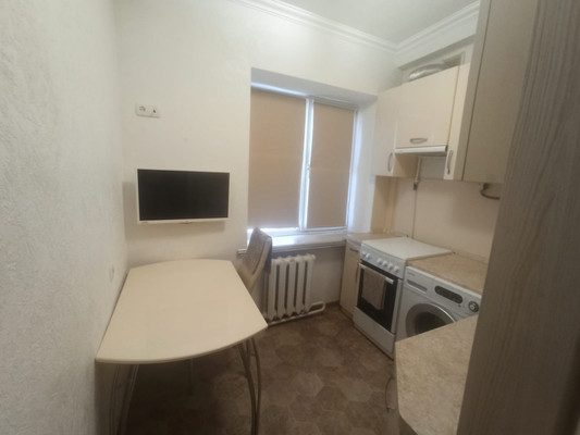 Продам двухкомнатную (2-комн.) квартиру, Поповкина ул, 16, Симферополь г