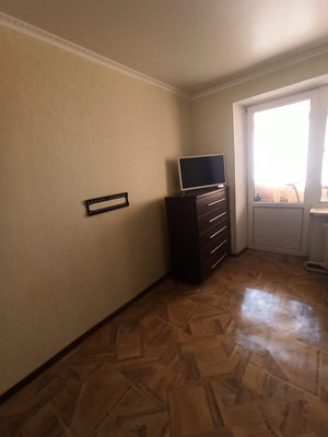 Продам двухкомнатную (2-комн.) квартиру, Поповкина ул, 16, Симферополь г