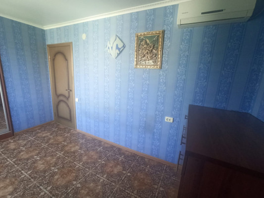 Продам двухкомнатную (2-комн.) квартиру, Поповкина ул, 16, Симферополь г