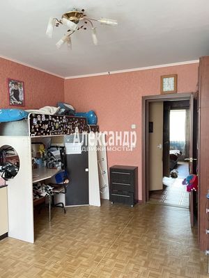 Продам многокомнатную квартиру, Уточкина ул, 2к1, Санкт-Петербург г