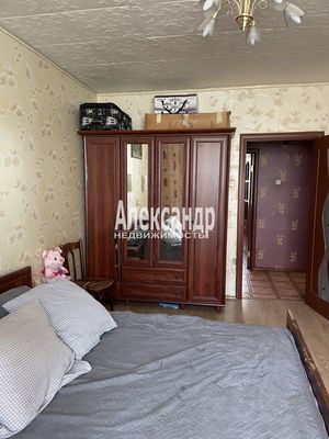 Продам многокомнатную квартиру, Уточкина ул, 2к1, Санкт-Петербург г