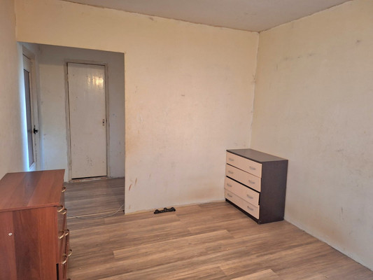 Продам трехкомнатную (3-комн.) квартиру, Новоселов ул, 8, Гатчина г