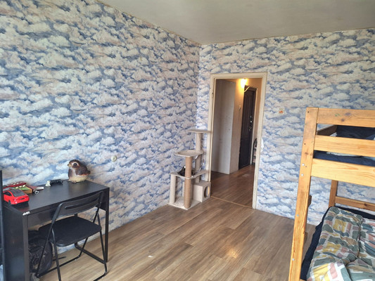 Продам трехкомнатную (3-комн.) квартиру, Новоселов ул, 8, Гатчина г