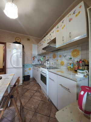 Продам двухкомнатную (2-комн.) квартиру, Верхние Поля ул, 14к1, Москва г
