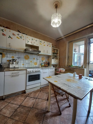 Продам двухкомнатную (2-комн.) квартиру, Верхние Поля ул, 14к1, Москва г