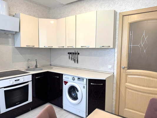 Продам двухкомнатную (2-комн.) квартиру, Федора Тютчева ул, 95Е, Воронеж г