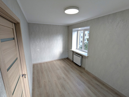 Продам двухкомнатную (2-комн.) квартиру, 50 лет Октября (Климовск мкр.) пр-кт, 13, Подольск г